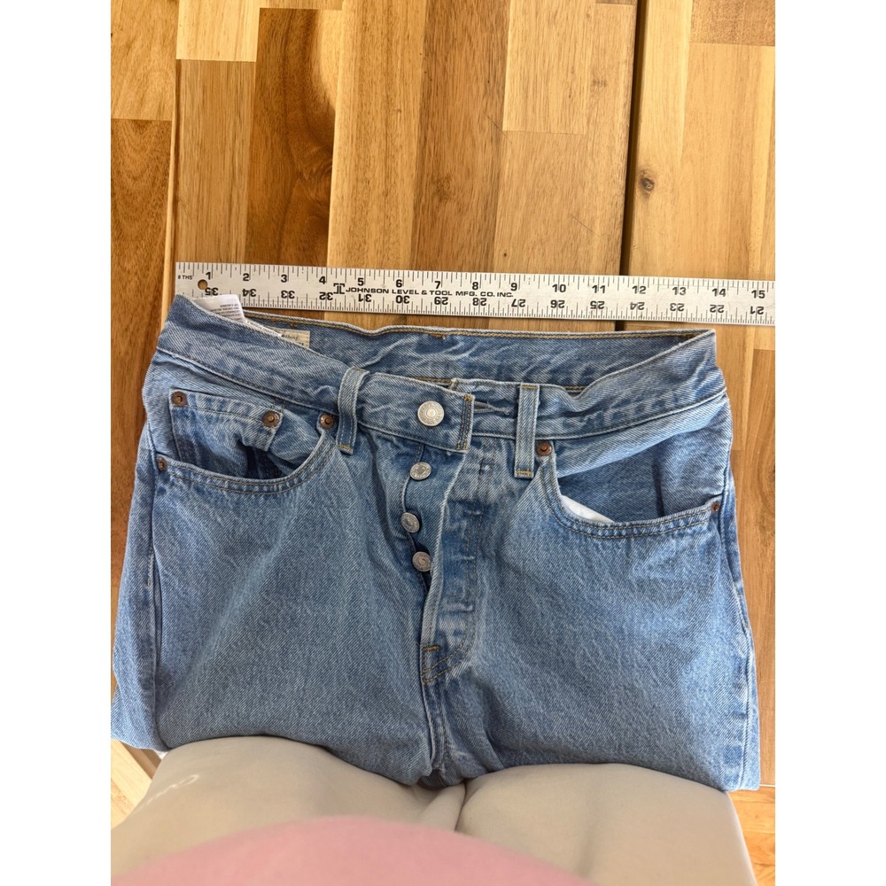 501 Button Fly Levi's Women's Distressed Blue Denim Jeans 26x30 - Picture 5 of 8